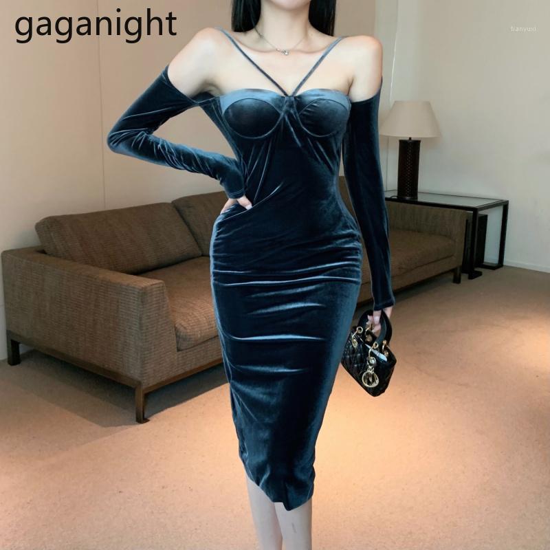 Casual Dresses Gaganight Women Velvet Dress 2022 Autumn Winter French Retro Sexy Slash Neck Strap Long-sleeved Bottoming Mid-length, Red
Casual Dresses Gaganight Women Velvet Dress 2022 Autumn Winter French Retro Sexy Slash Neck Strap Long-sleeved Bottoming Mid-length, Red