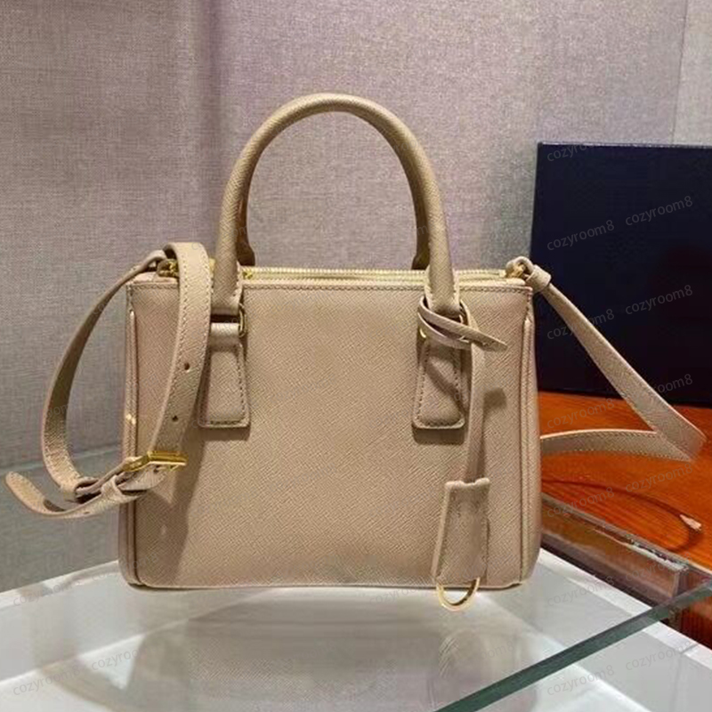 Women's Luxury Designer Handbag Small Pink Mini Luxury Shopping Bag Diagonal Cross One Shoulder Beach Wallet, White
Women's Luxury Designer Handbag Small Pink Mini Luxury Shopping Bag Diagonal Cross One Shoulder Beach Wallet, White