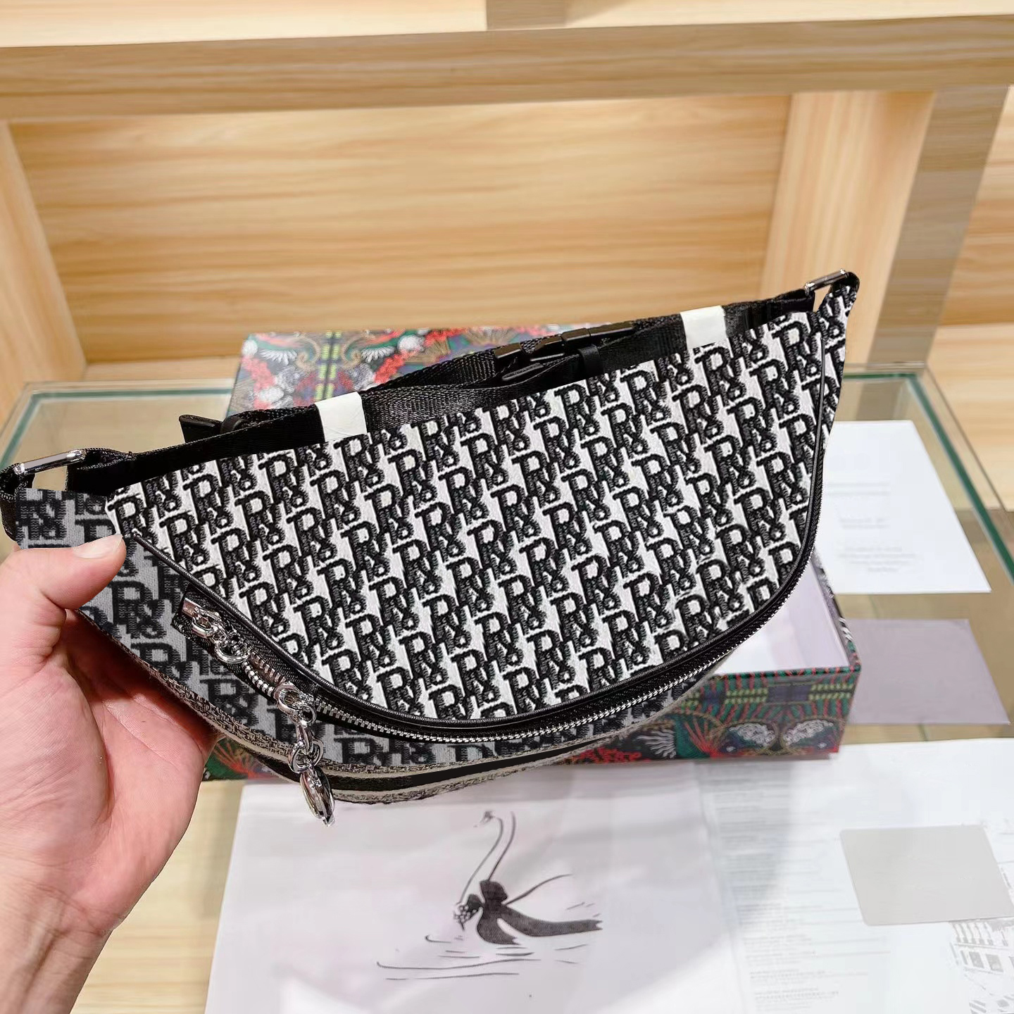 fanny pack designers men belt bag luxurys bumbag waist bags fashion women crossbody packbag black letter wallet leisure travel bac235V, As pics
fanny pack designers men belt bag luxurys bumbag waist bags fashion women crossbody packbag black letter wallet leisure travel bac235V, As pics