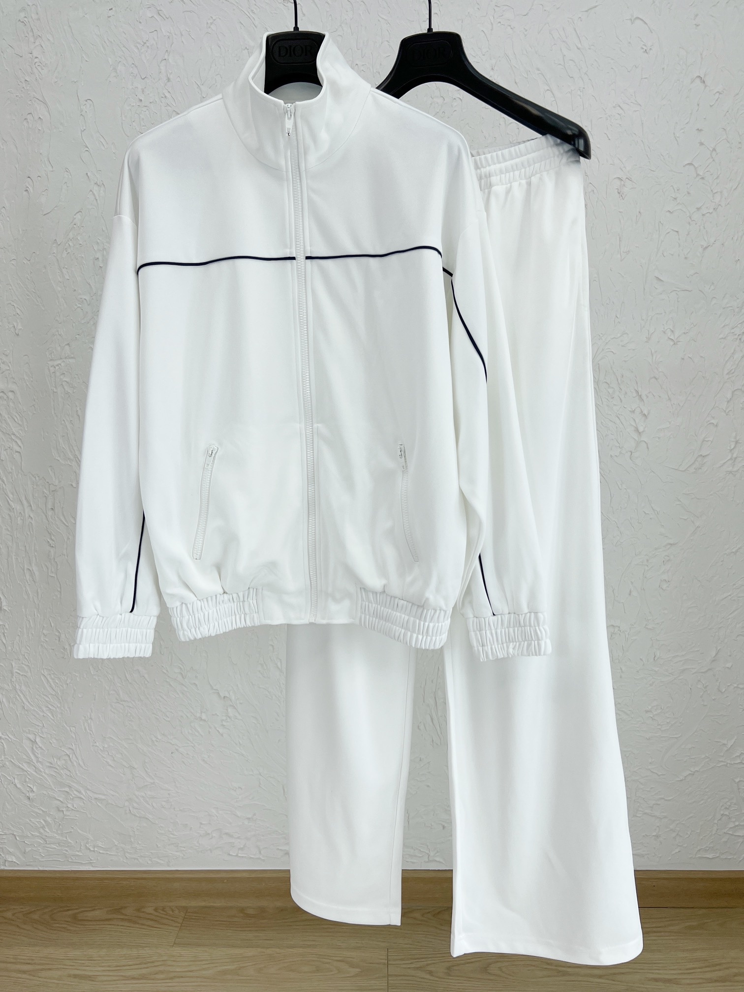 Women Tracksuits Elegant Solid Sets For Warm Hoodie Sweatshirts And Long Pant Fashion Two Piece Ladies Lace Up Sweatshirt Suits ce0105., Red
Women Tracksuits Elegant Solid Sets For Warm Hoodie Sweatshirts And Long Pant Fashion Two Piece Ladies Lace Up Sweatshirt Suits ce0105., Red