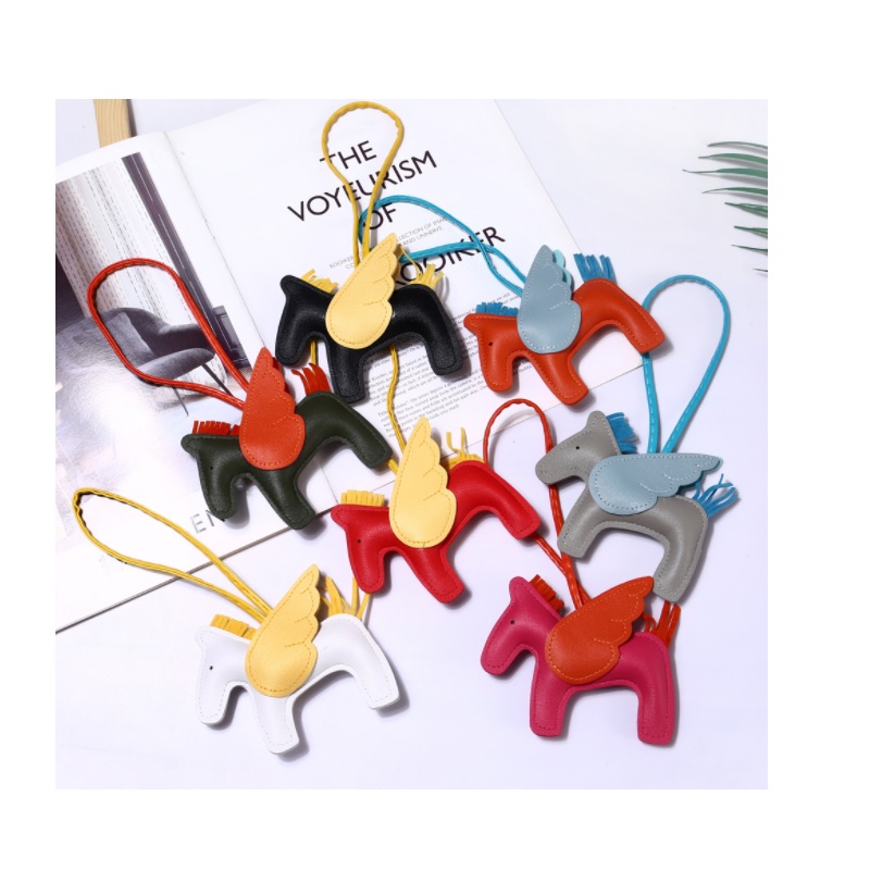 Women's Bag &Car Pendant High-end Handmade PU Handbag Key Chains Tassel flying Rodeo Horse Bag Charm
Women's Bag &Car Pendant High-end Handmade PU Handbag Key Chains Tassel flying Rodeo Horse Bag Charm