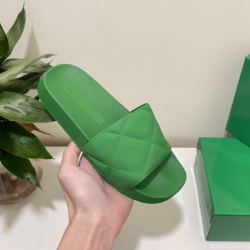 Designer Bottegas Slider Slippers men women sandal luxury shoes grass green Kiwi black white parakeet top quality flat slides beach slipper with box, Double box
Designer Bottegas Slider Slippers men women sandal luxury shoes grass green Kiwi black white parakeet top quality flat slides beach slipper with box, Double box