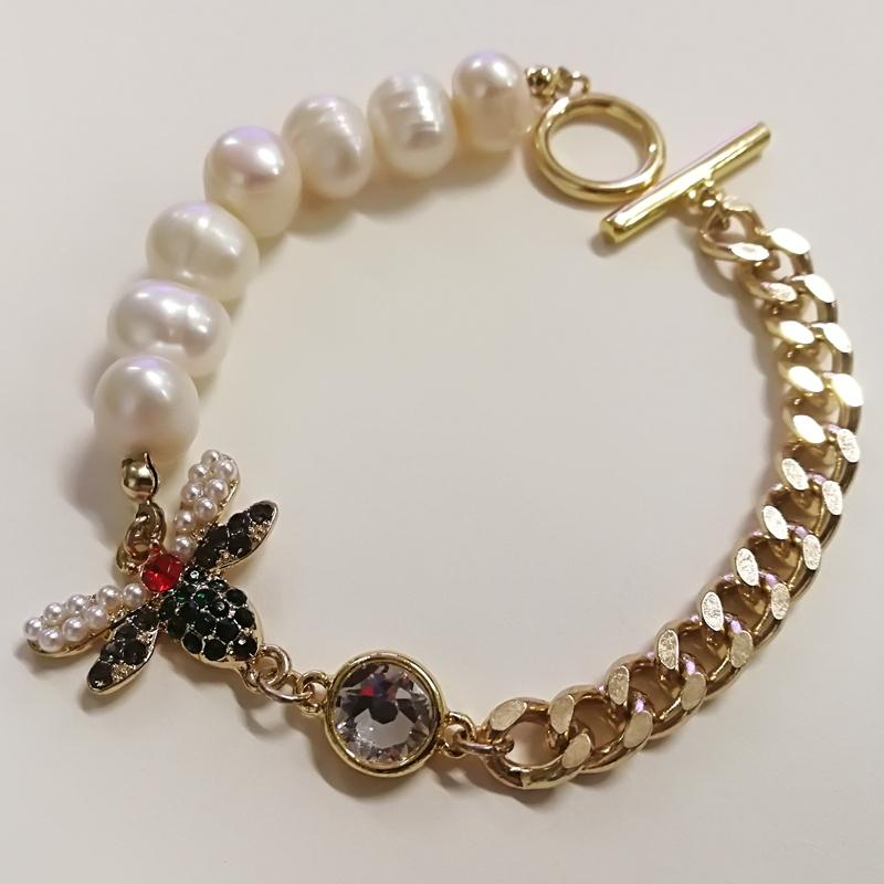 Charm Bracelets Women Golden Natural Pearl Crystal Bee Chain Bracelet Jewelry Gift PartyCharm
Charm Bracelets Women Golden Natural Pearl Crystal Bee Chain Bracelet Jewelry Gift PartyCharm