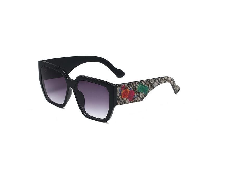 1025 Luxury designer sunglasses Man glass Outdoor sunglasses Metal frame fashion classic Lady sun glasses mirror woman with box
1025 Luxury designer sunglasses Man glass Outdoor sunglasses Metal frame fashion classic Lady sun glasses mirror woman with box