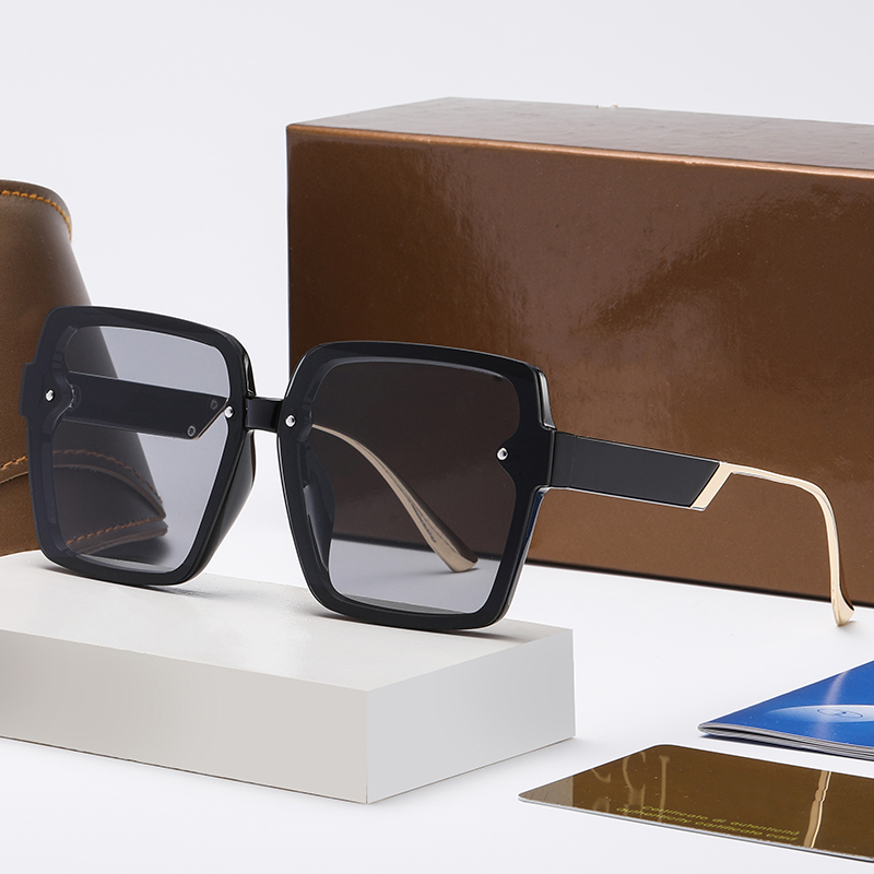 Designer Sports Sunglasses Fashion Woman Sunglasses High Quality Brand Beach Glasses uv400 Eyeglasses