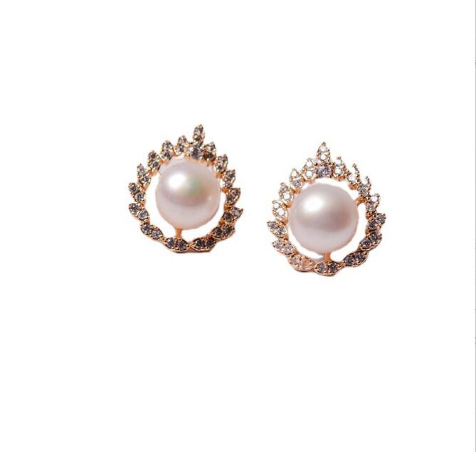 14k Gold plated Inlaid zircon leaves Ear Studs Dangle & Chandelier natural Freshwater pearl Earrings white Lady/girl wedding Fashion jewelry
14k Gold plated Inlaid zircon leaves Ear Studs Dangle & Chandelier natural Freshwater pearl Earrings white Lady/girl wedding Fashion jewelry