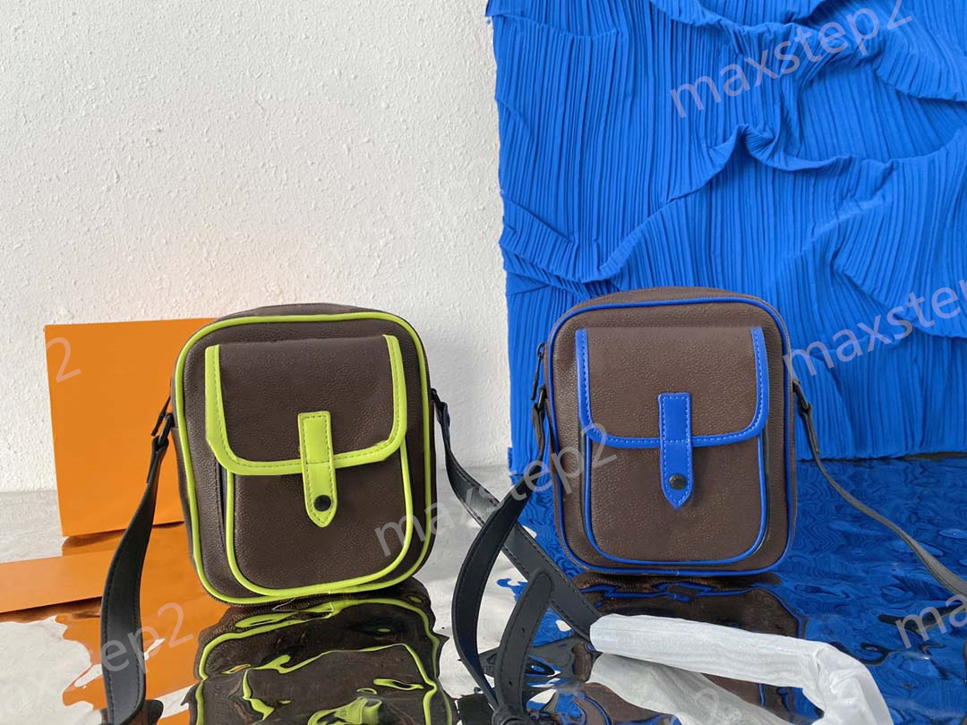Macassar Monograms Canvas CrossBody Bag Christopher Wearable Wallet Mini Cross Body Designer Handbag Unisex Luxurys Vintage Handle Bags M69404
Macassar Monograms Canvas CrossBody Bag Christopher Wearable Wallet Mini Cross Body Designer Handbag Unisex Luxurys Vintage Handle Bags M69404