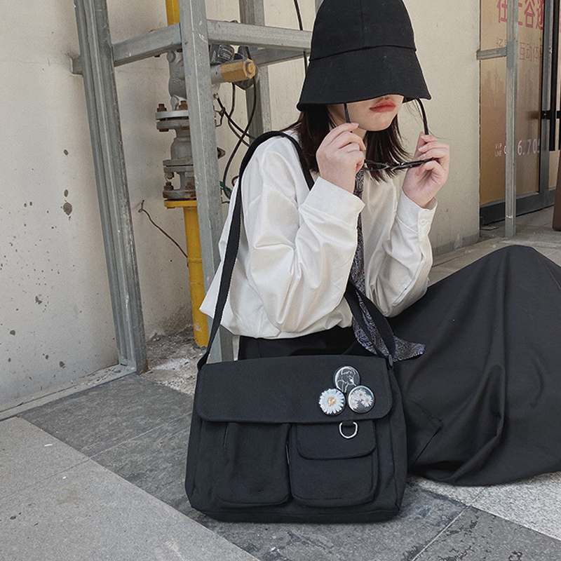 2025 NEW Japanese Literature Art Department Fixture Student Canvas Youth Fashion Casual Version Ladies Purses Diagonal Cross Bag 220812 zhanyishengli