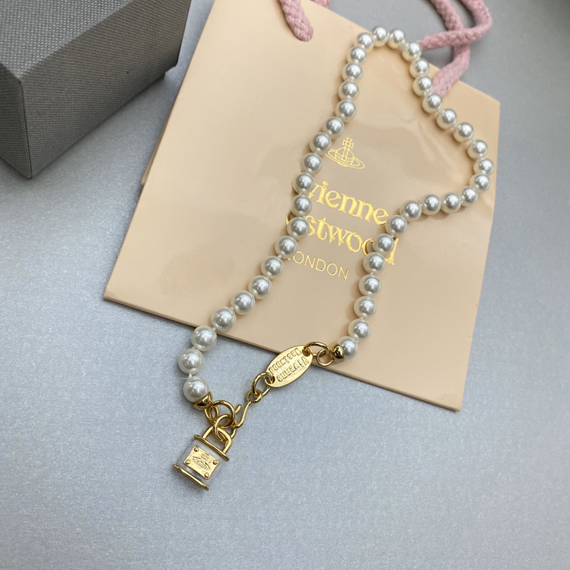 Womens VW-Letter 18K Gold Plated Brass Copper Necklace Designer Necklaces Choker Letters Pendant Chains Imitation Pearl Wedding Jewelry Gift B307
Womens VW-Letter 18K Gold Plated Brass Copper Necklace Designer Necklaces Choker Letters Pendant Chains Imitation Pearl Wedding Jewelry Gift B307