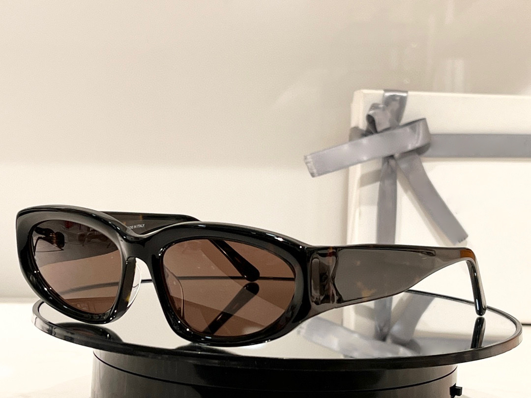 Womens Sunglasses For Women Men Sun Glasses Mens 0157 Fashion Style Protects Eyes UV400 Lens Top Quality With Random Backaging
Womens Sunglasses For Women Men Sun Glasses Mens 0157 Fashion Style Protects Eyes UV400 Lens Top Quality With Random Backaging