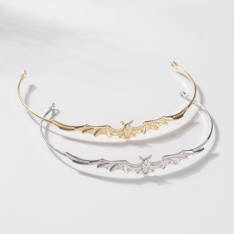 Baroque Vintage Gold Punk Metal Bat Shape Headband Alloy Bridal Tiaras Crown Silver Color Tiara Diadem Wedding Hair Accessories 220330
Baroque Vintage Gold Punk Metal Bat Shape Headband Alloy Bridal Tiaras Crown Silver Color Tiara Diadem Wedding Hair Accessories 220330