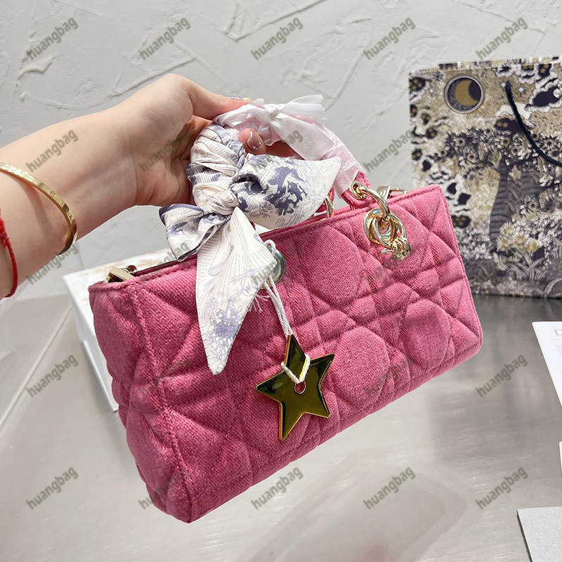 2 Colors Women Shoulder Bags Luxury Designer Handbags Ribbons Totes Chains Strap Handbag Lady Flap Bag Versatile Pochette Coin Purse Mini, Increase freight
2 Colors Women Shoulder Bags Luxury Designer Handbags Ribbons Totes Chains Strap Handbag Lady Flap Bag Versatile Pochette Coin Purse Mini, Increase freight