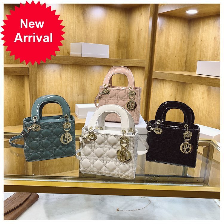 Tide Brand Wholesale Leather Princess Dai Small Simple Versatile Female Messenger Handbag Fashion Trend Shoulder Crossbody Bags, White
Tide Brand Wholesale Leather Princess Dai Small Simple Versatile Female Messenger Handbag Fashion Trend Shoulder Crossbody Bags, White