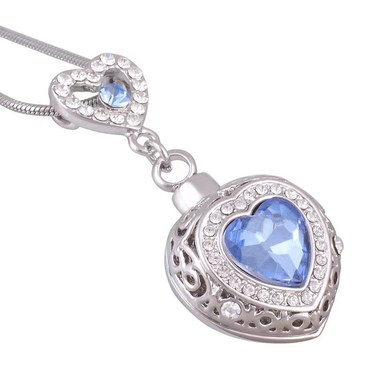 Crystal Heart Urn Necklace for Ashes Stainless Steel Pendant Keepsake Memorial Cremation Jewelry
Crystal Heart Urn Necklace for Ashes Stainless Steel Pendant Keepsake Memorial Cremation Jewelry