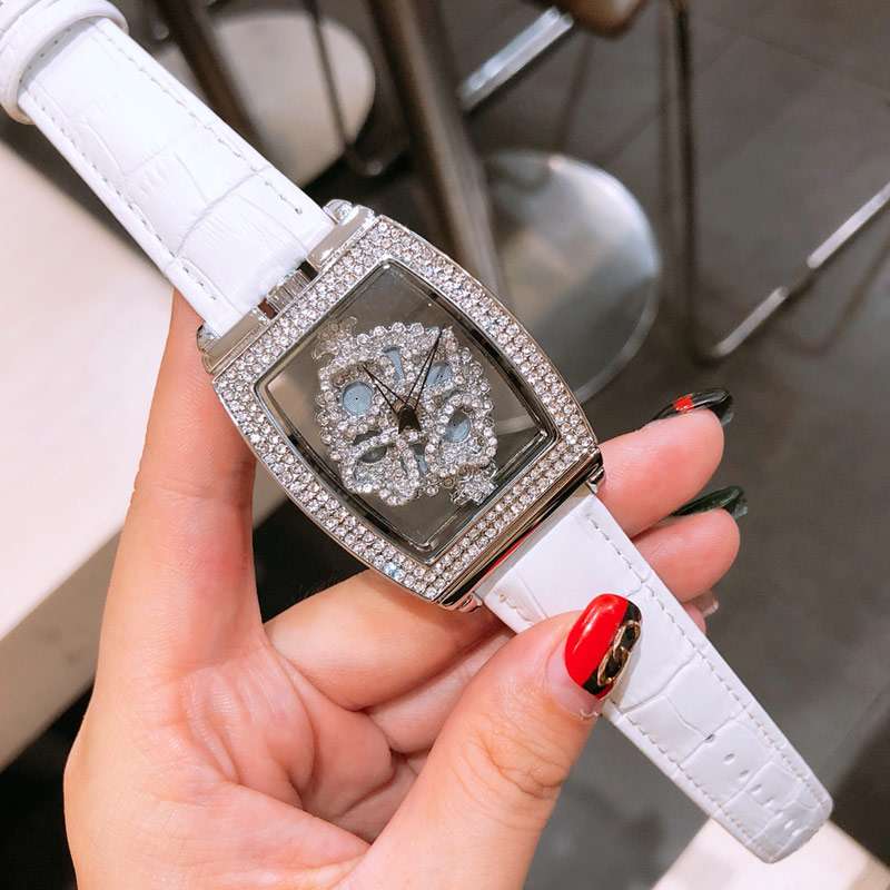 Fashion men women watches rotating dial luxury diamond watch lady man Rhinestone wristwatches for mens womens Birthday Christmas Valentine's gifts montre de luxe
Fashion men women watches rotating dial luxury diamond watch lady man Rhinestone wristwatches for mens womens Birthday Christmas Valentine's gifts montre de luxe