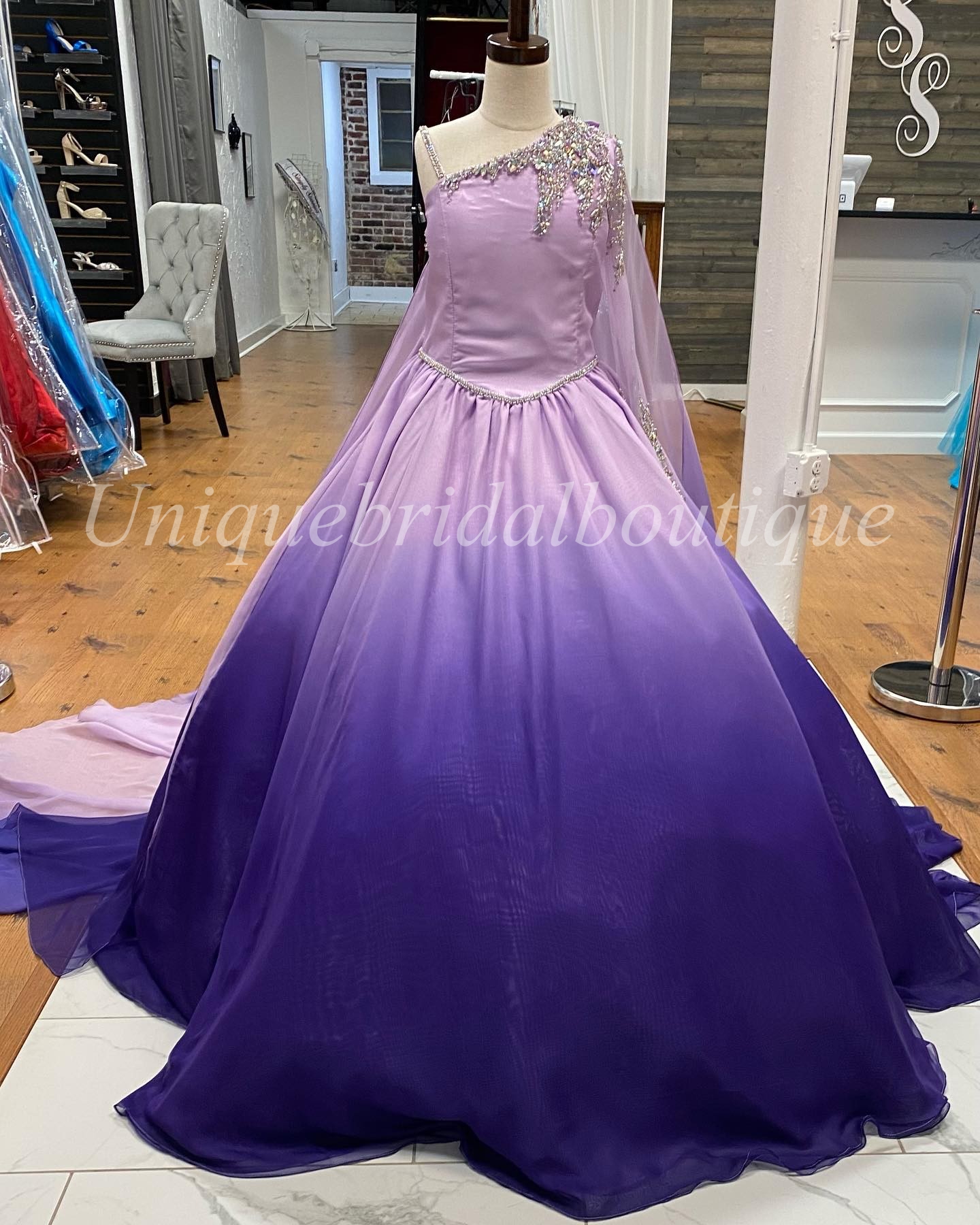 Ombre Purple Girl Pageant Dresses Cape Crystals Beading Chiffon Ballgown Little Kids Birthday Long Sleeve Formal Party Wear G