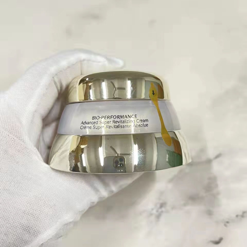 High Quality Face Cream 50ml Bio performance advanced super revitalizing cream creme super revitalisante absolue Moisturizing Tighten Skin Care For Women
High Quality Face Cream 50ml Bio performance advanced super revitalizing cream creme super revitalisante absolue Moisturizing Tighten Skin Care For Women