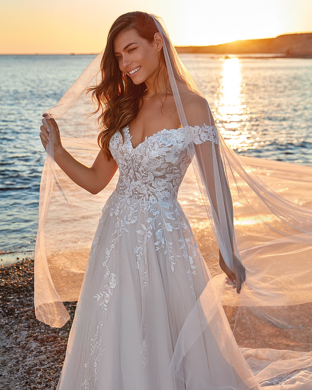 Eddy K Wedding Dress Off The Shoulder Lace Appliqued Garden Beach A Line Bridal Gown Boho Sweep Train Robe de mariee