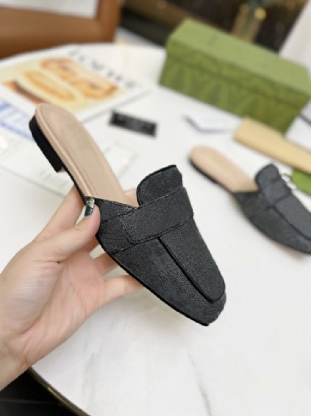 Fashionable beach leisure sandals classic designer women's cloth letters various patterns shoes black and white M170100, 5l
Fashionable beach leisure sandals classic designer women's cloth letters various patterns shoes black and white M170100, 5l