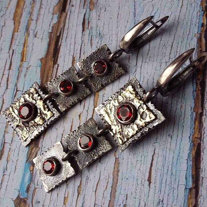 Dangle & Chandelier Vintage Square Crystal Earrings Metal Geometric Two Tone Round Red Stone Hand Carved For Women Jewelry 
Dangle & Chandelier Vintage Square Crystal Earrings Metal Geometric Two Tone Round Red Stone Hand Carved For Women Jewelry