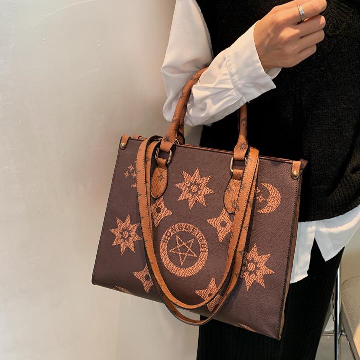 Retro One Shoulder Bag Large Capacity Tote Autumn Casual Fashion Messenger Bag, As pic
Retro One Shoulder Bag Large Capacity Tote Autumn Casual Fashion Messenger Bag, As pic