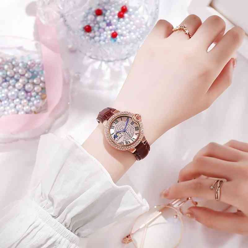 luxury women watch santos wristwatches high quality AJ1B womenBallon Bleu Lovers' and wristwatch balloon new waterproof gift for birthday, Silver shell black face - male
luxury women watch santos wristwatches high quality AJ1B womenBallon Bleu Lovers' and wristwatch balloon new waterproof gift for birthday, Silver shell black face - male