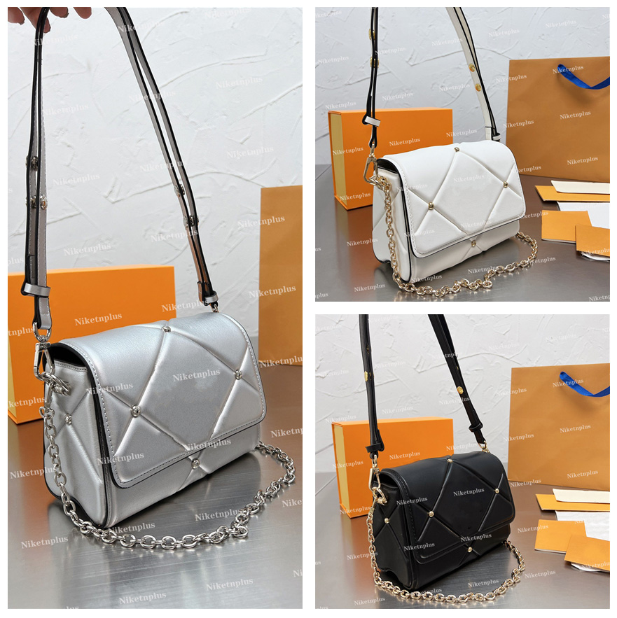 High Quality designer Twist Denim Women chain Twist Shoulder Bag V Lock Flap Handbag 2022 Crossbody Bag Purse L Letter, #1
High Quality designer Twist Denim Women chain Twist Shoulder Bag V Lock Flap Handbag 2022 Crossbody Bag Purse L Letter, #1