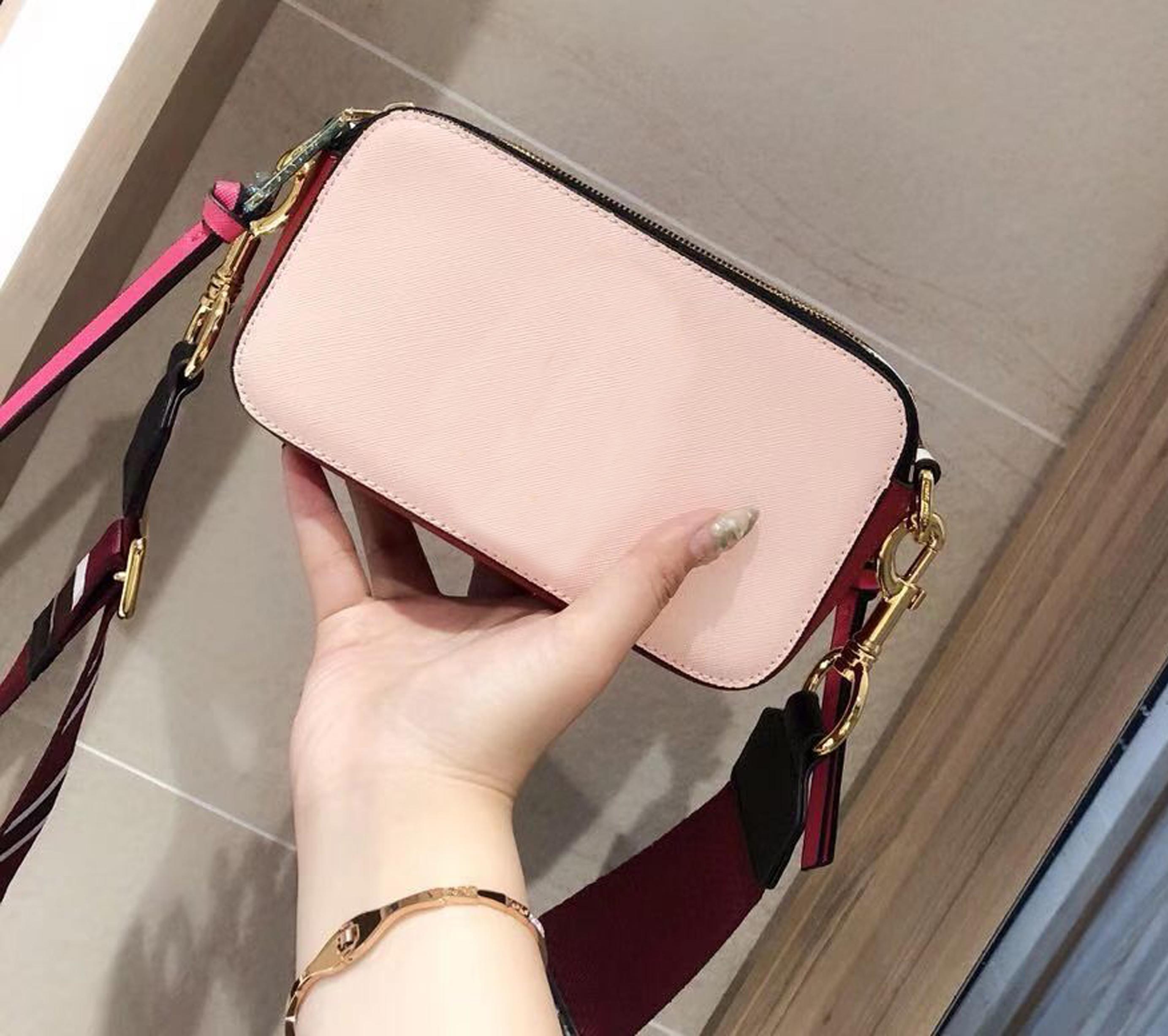 Women bag Camera shoulder Marcs famous designer handbags Jacobsss plain O crossbody cool ss Hat colorful galsses evening totes coin purse A2
Women bag Camera shoulder Marcs famous designer handbags Jacobsss plain O crossbody cool ss Hat colorful galsses evening totes coin purse A2