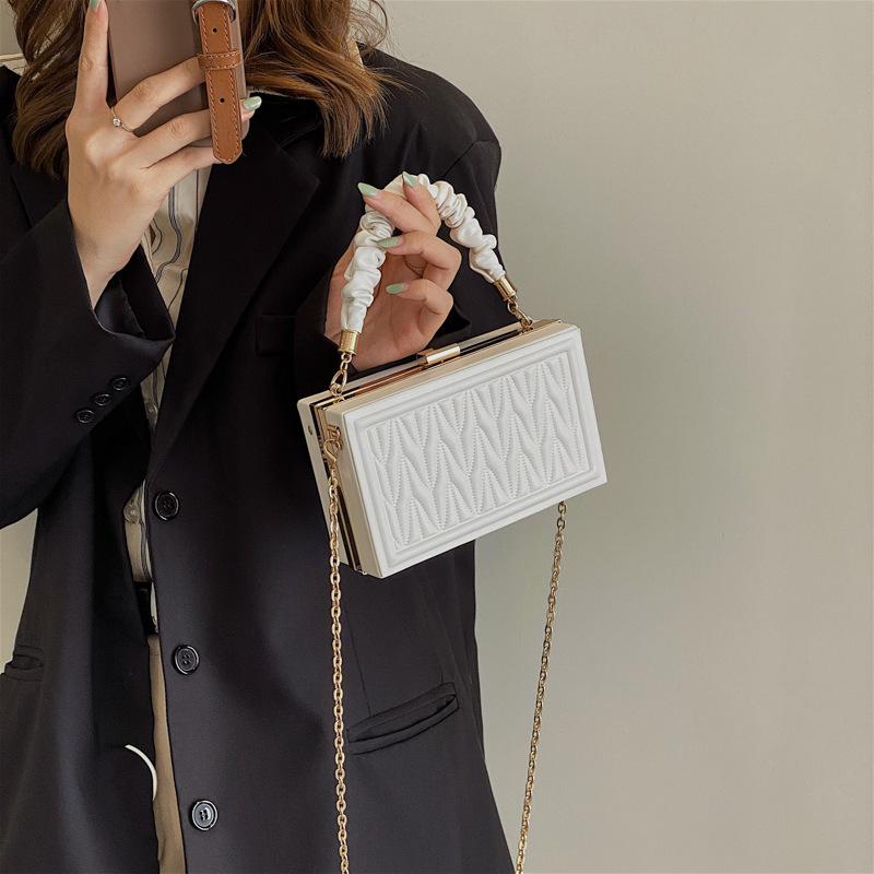 Evening Bags High Quality Small Handbags 2022 Autumn And Winter Pleated Single Shoulder Bag Niche Chain Square Designer, Beige
Evening Bags High Quality Small Handbags 2022 Autumn And Winter Pleated Single Shoulder Bag Niche Chain Square Designer, Beige