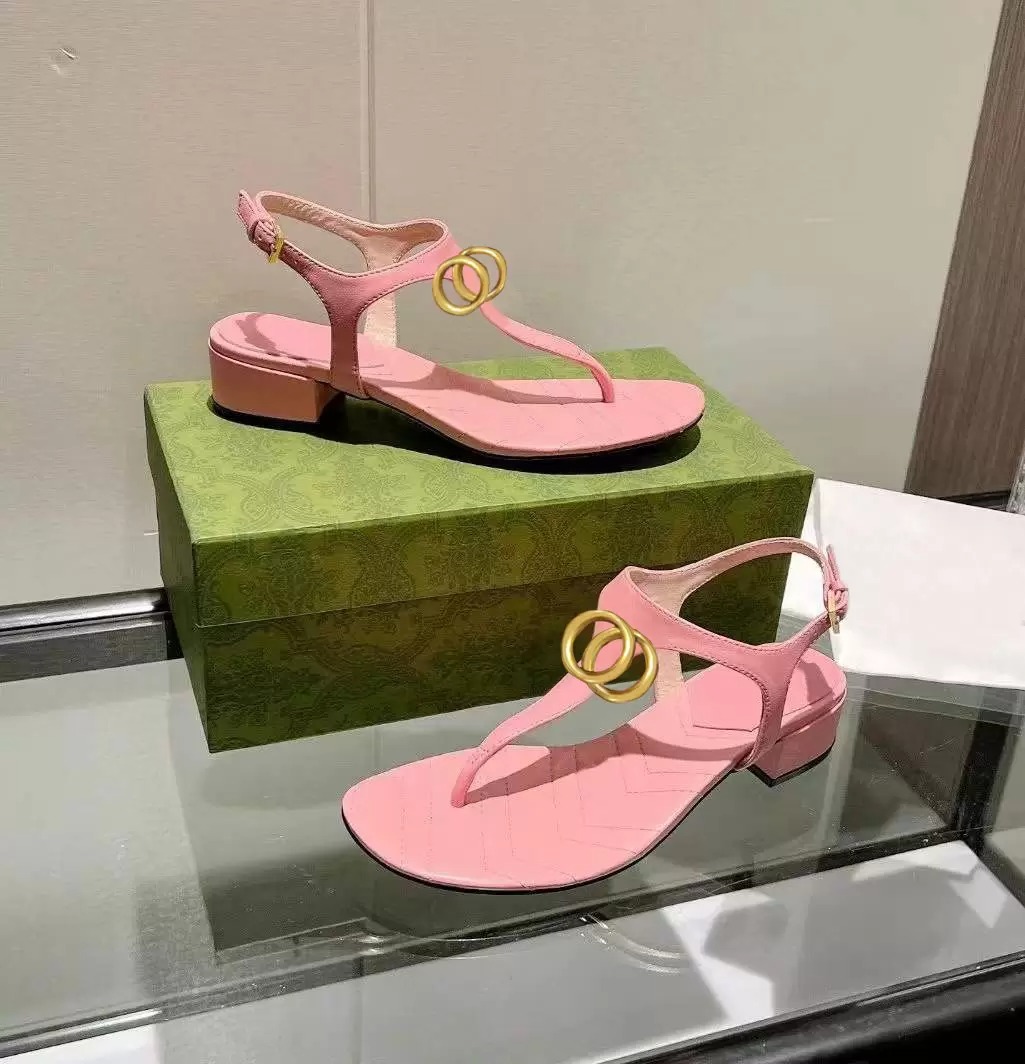 2022 new woman High heels sandals fashion leather women sandals shoe designer sexy heels Lady Metal Belt buckle Thick Heel shoes Large size 35-42 With box -11, Black
2022 new woman High heels sandals fashion leather women sandals shoe designer sexy heels Lady Metal Belt buckle Thick Heel shoes Large size 35-42 With box -11, Black