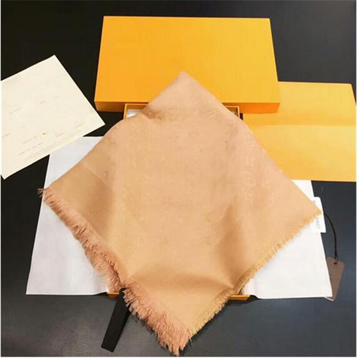 Winter luxury brand scarf unisex cashmere wool with gold thread scarfs classic letter Wrap Unisex ladies and boys cashmere shawl Lame shawls no box
Winter luxury brand scarf unisex cashmere wool with gold thread scarfs classic letter Wrap Unisex ladies and boys cashmere shawl Lame shawls no box