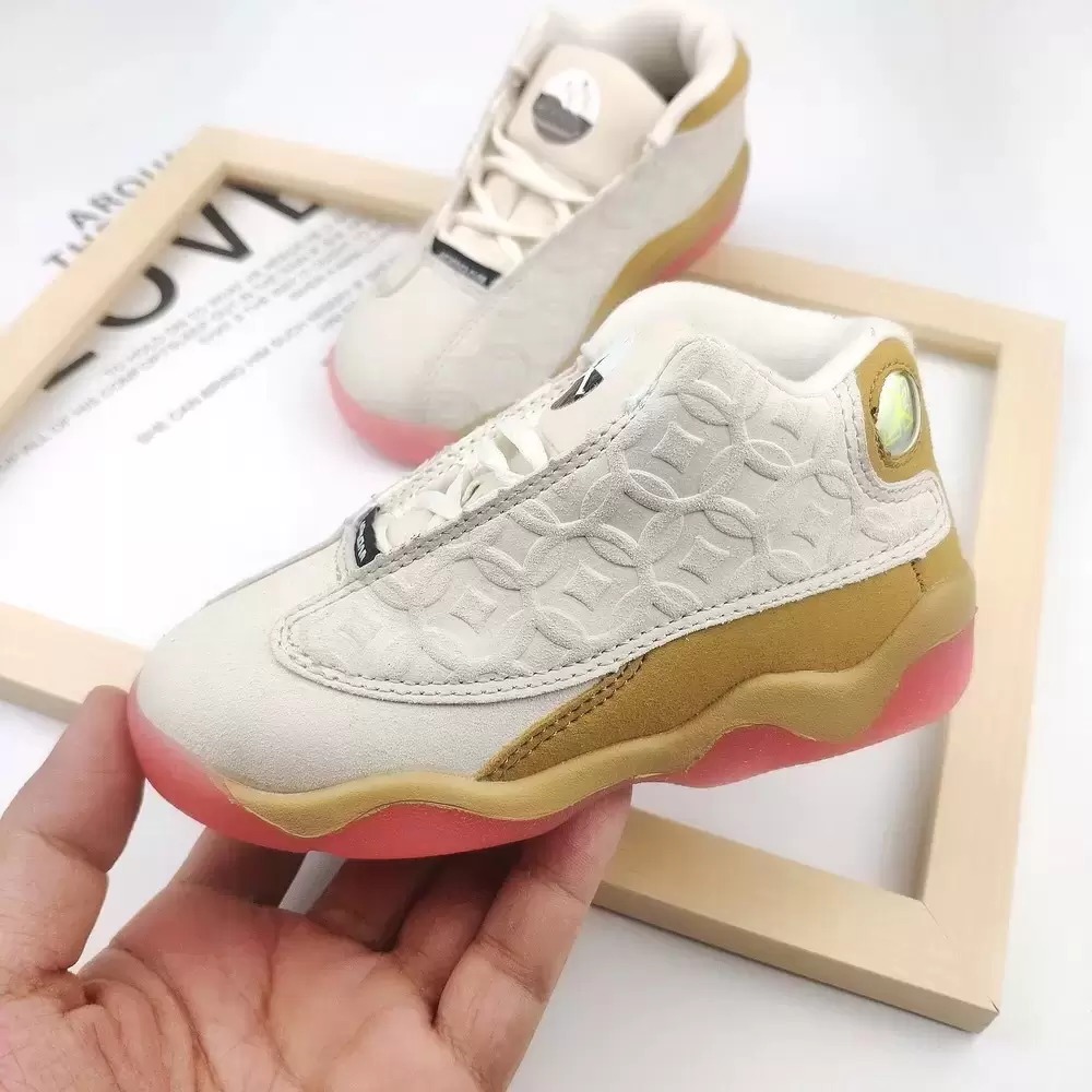 Boys 13s GS Aurora Green kids shoe for sale top sneakers Bred Lucky Green Basketball shoes store outlet 24-35
Boys 13s GS Aurora Green kids shoe for sale top sneakers Bred Lucky Green Basketball shoes store outlet 24-35