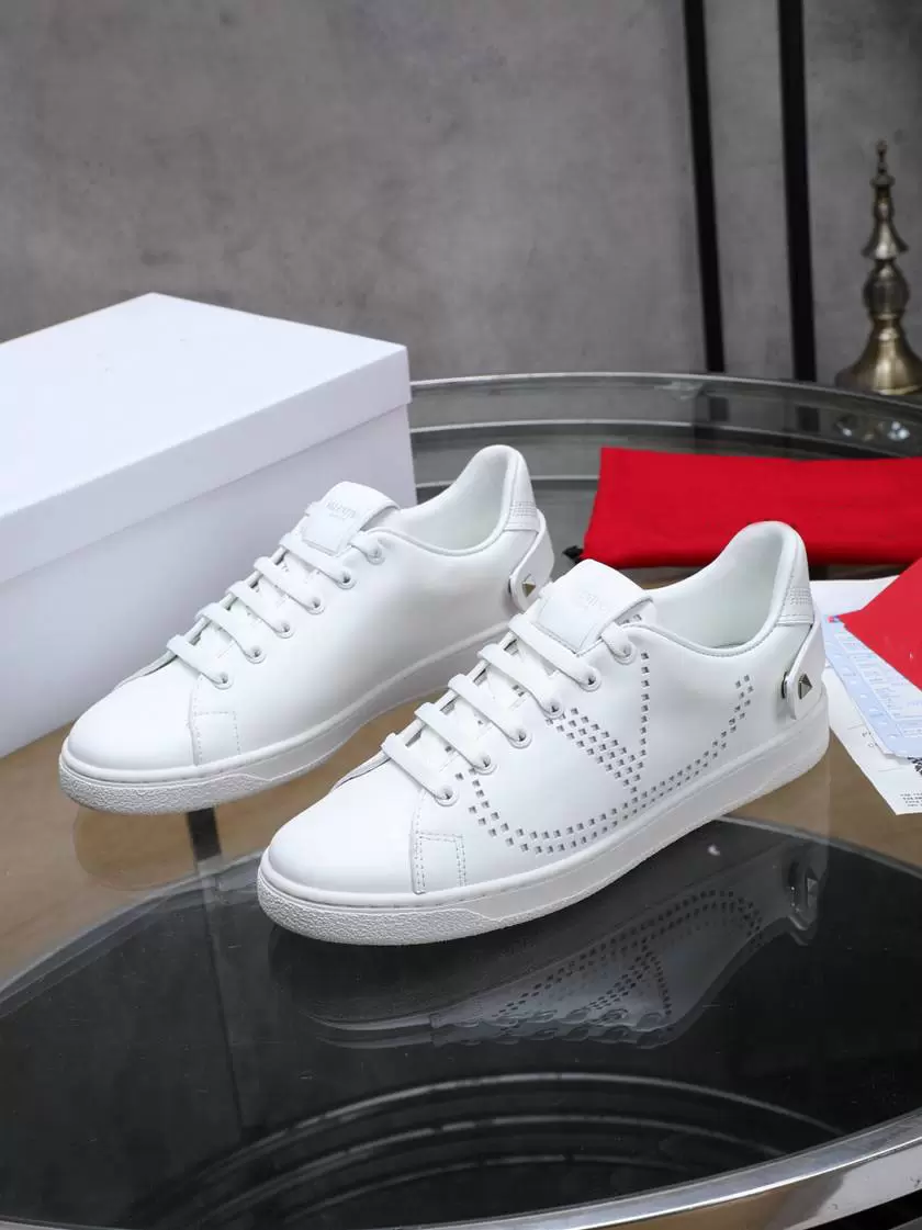 2022 New Top Quality Designer Mens and woman Casual Shoes''Valentinoe''Valentinoity Fashion Leather Sneakers Luxury Trainer yvT
2022 New Top Quality Designer Mens and woman Casual Shoes''Valentinoe''Valentinoity Fashion Leather Sneakers Luxury Trainer yvT