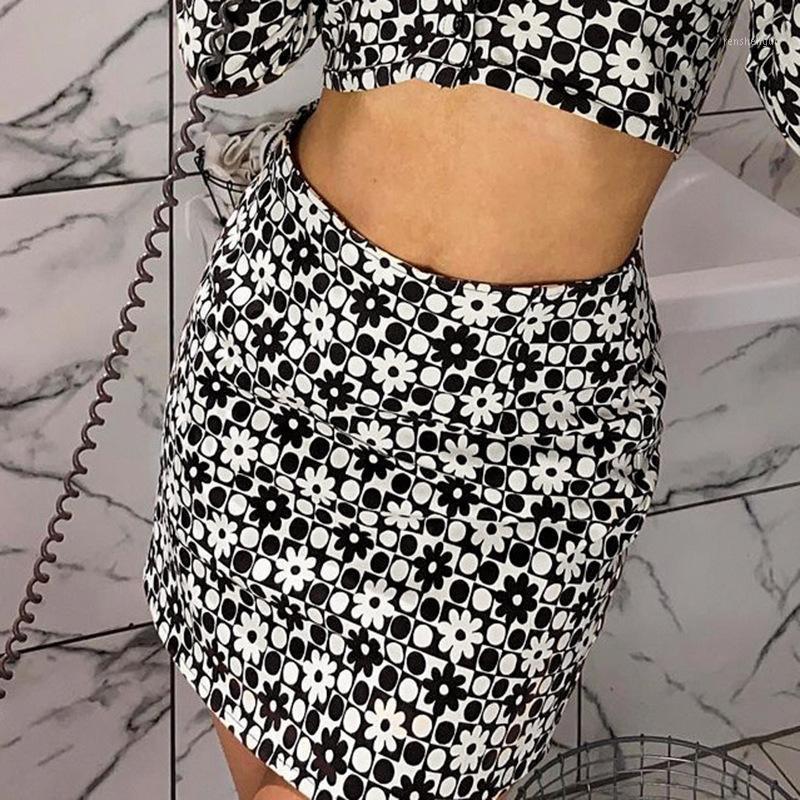 Skirts 2022 Retro Geometry Ins Bag Hip Skirt Fashion High Waist Slim Sexy Ladies Harajuku Sunflower Skinny Mini, Black
Skirts 2022 Retro Geometry Ins Bag Hip Skirt Fashion High Waist Slim Sexy Ladies Harajuku Sunflower Skinny Mini, Black