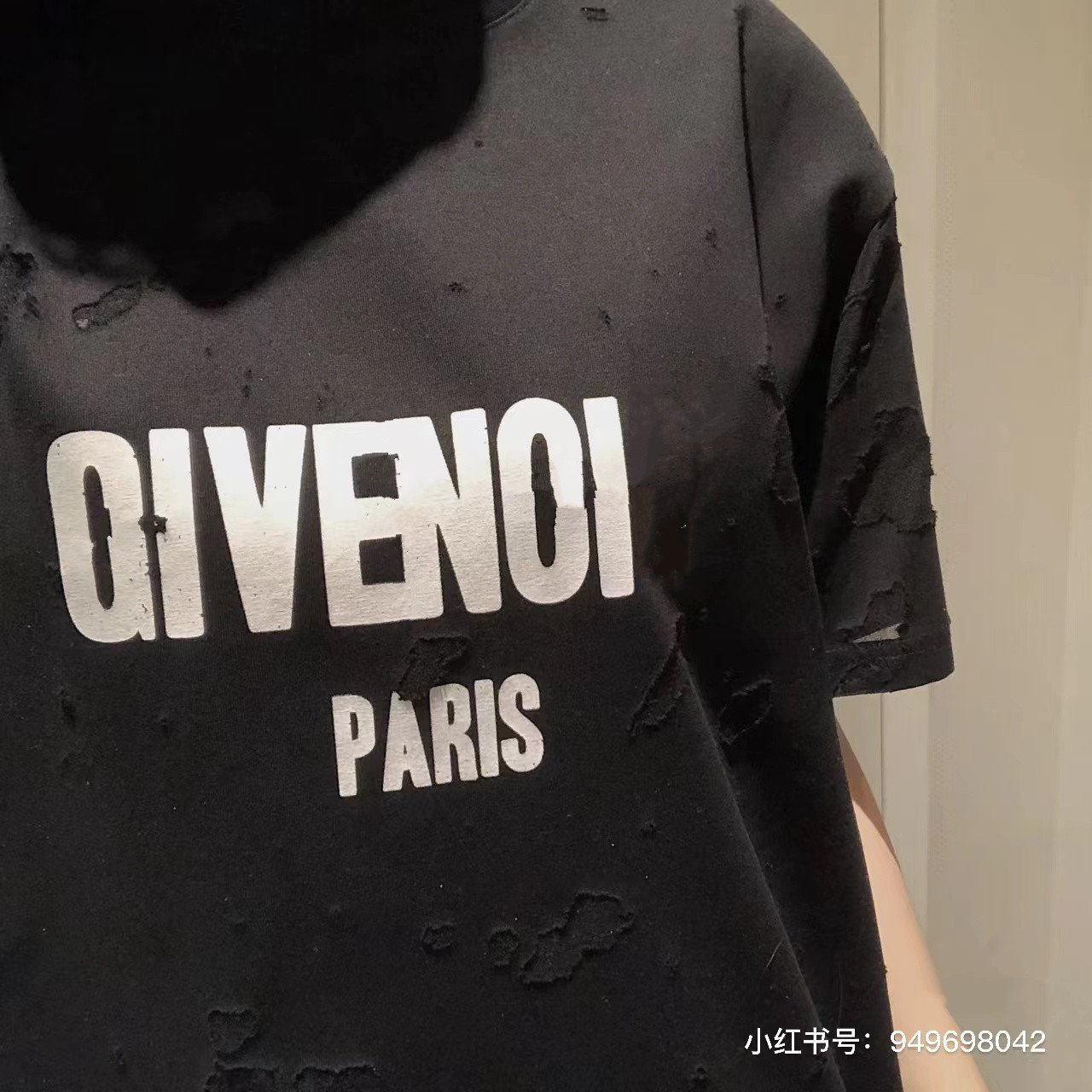 2022 Men And Women Same Style Fashion Luxury designer T shirt Hole Short Sleeves Ladies High-Quality Cotton Round Neck Brand T-shirt medusa, V1 high quality
2022 Men And Women Same Style Fashion Luxury designer T shirt Hole Short Sleeves Ladies High-Quality Cotton Round Neck Brand T-shirt medusa, V1 high quality