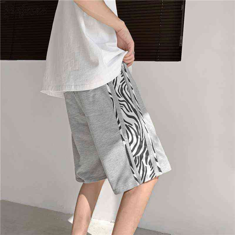 Oversized S-3XL Striped Design Casual Shorts Hip Hop Fashion All-Match Vintage In Summer Loose Ulzzang Streetwear Teens Simple J220719, Black shorts
Oversized S-3XL Striped Design Casual Shorts Hip Hop Fashion All-Match Vintage In Summer Loose Ulzzang Streetwear Teens Simple J220719, Black shorts