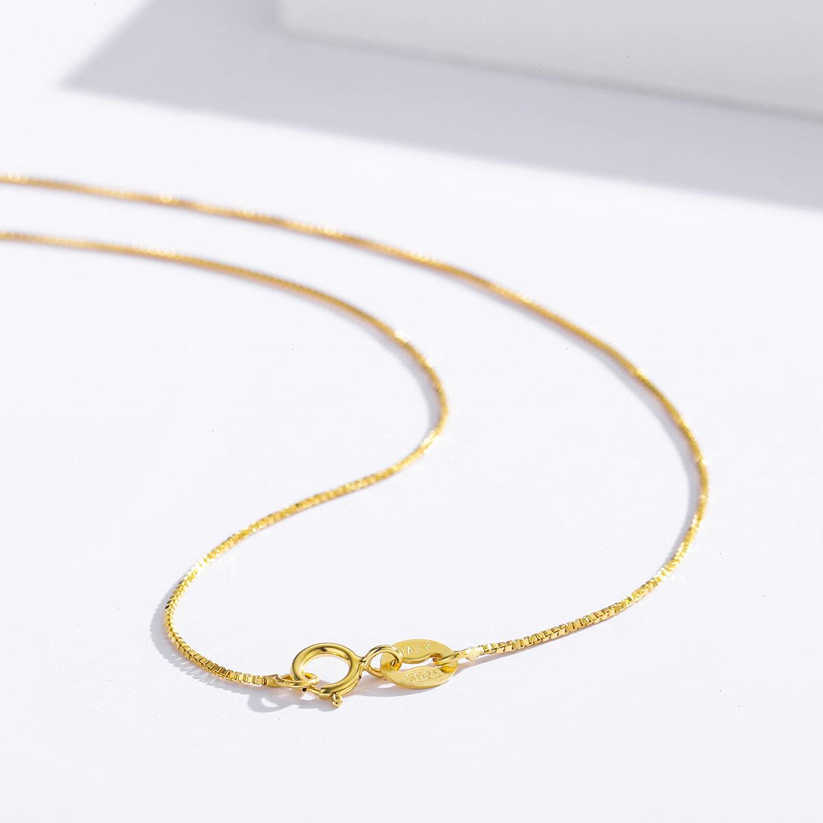 35cm-80cm 0.65mm Thin Real 925 Necklace Sterling Silver Color Slim Box Chain Womens Kids Girls Mens Jewelry Kolye Collares
35cm-80cm 0.65mm Thin Real 925 Necklace Sterling Silver Color Slim Box Chain Womens Kids Girls Mens Jewelry Kolye Collares