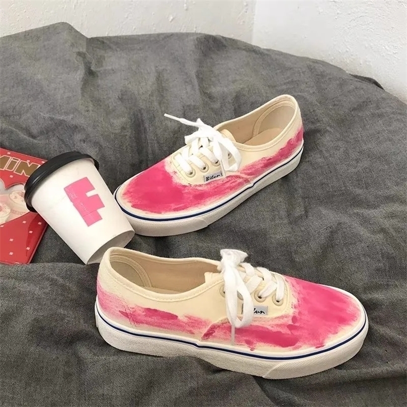 Chunky Colorful Graffiti Womens Canvas Shoes Fashion Designer Platform Running Vulcanize Shoes Casual Goth White Flats 220616, Pink
Chunky Colorful Graffiti Womens Canvas Shoes Fashion Designer Platform Running Vulcanize Shoes Casual Goth White Flats 220616, Pink