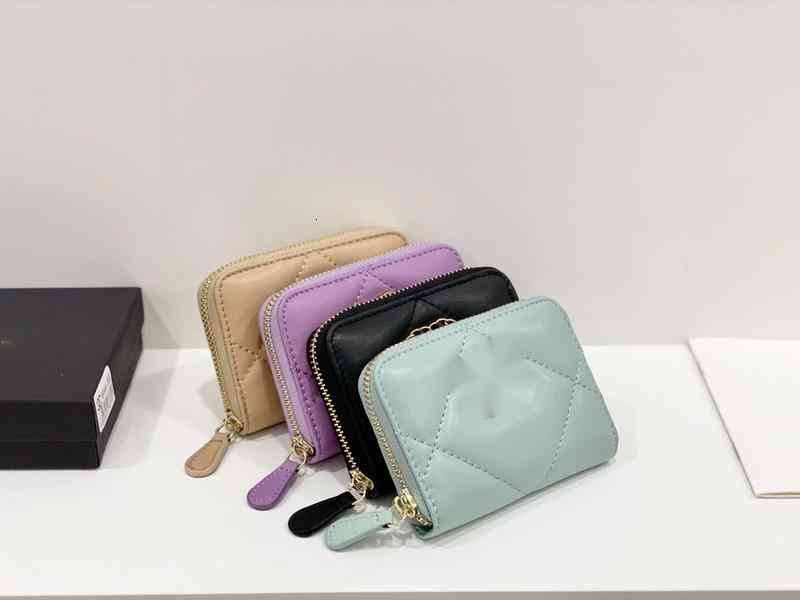 Luxury Brand design 0805 Letter plaid CC chain short wallet lambskin women's le boy pocket Real Leather zipper card pack coin Purse Clutch Pouches
Luxury Brand design 0805 Letter plaid CC chain short wallet lambskin women's le boy pocket Real Leather zipper card pack coin Purse Clutch Pouches