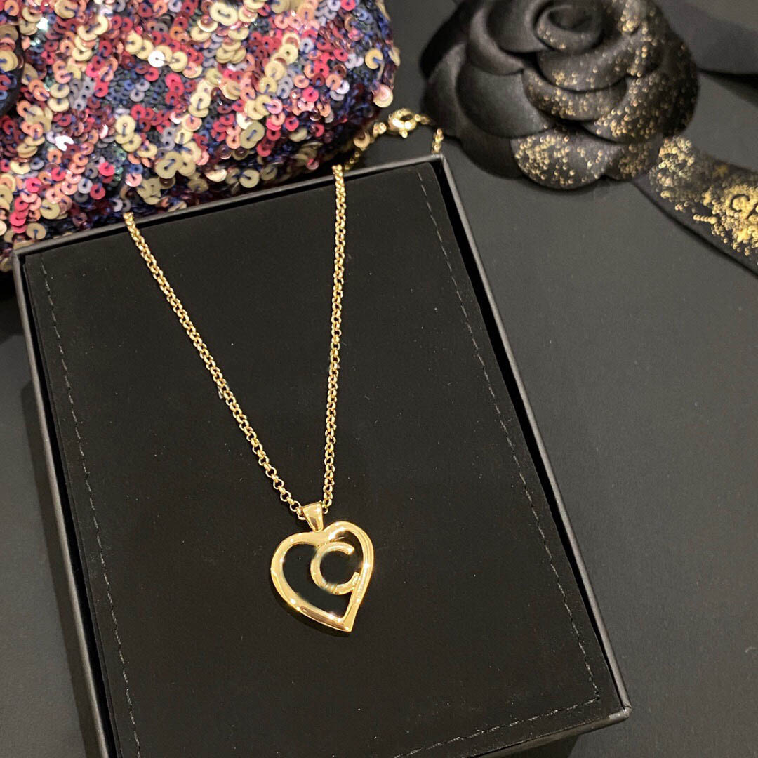 2022 Top quality Charm heart shape pendant necklace in 18k gold plated for women wedding jewelry gift have box stamp PS7714
2022 Top quality Charm heart shape pendant necklace in 18k gold plated for women wedding jewelry gift have box stamp PS7714