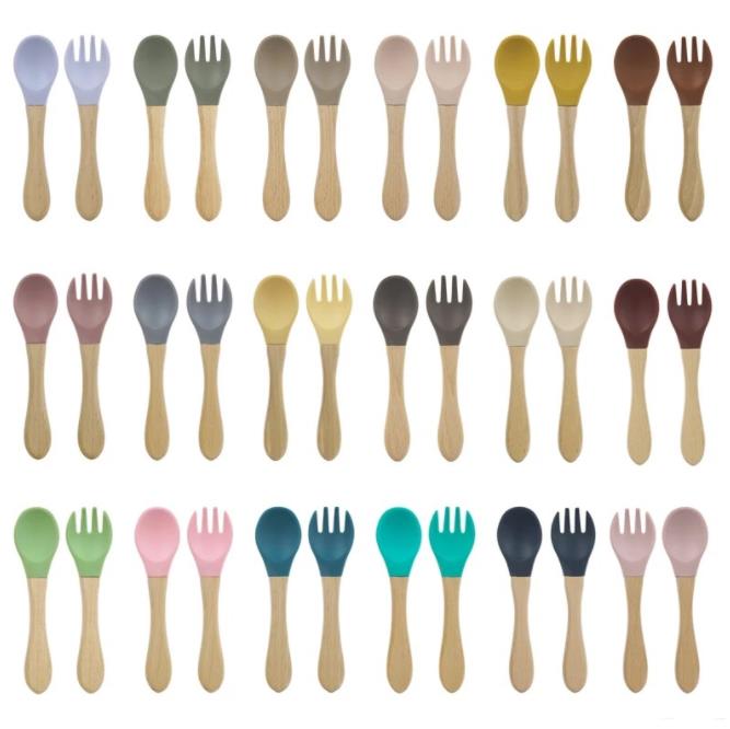 2Pcs Food Grade Silicone Dishes Baby Feeding Training Spoon and Fork Set with Wooden Handle Toddlers Infant Eat Independently Acce
2Pcs Food Grade Silicone Dishes Baby Feeding Training Spoon and Fork Set with Wooden Handle Toddlers Infant Eat Independently Acce