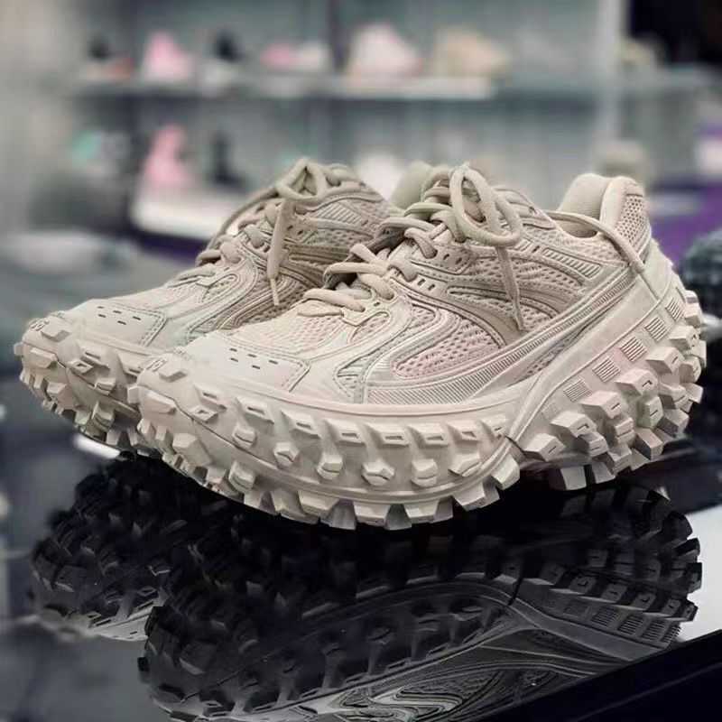 wholesale designer Defender tank tyre casual shoes women men for platform luxuries womens mens sneaker sneakers trainer trainers Beige black shoe retro EUR 35-45
wholesale designer Defender tank tyre casual shoes women men for platform luxuries womens mens sneaker sneakers trainer trainers Beige black shoe retro EUR 35-45