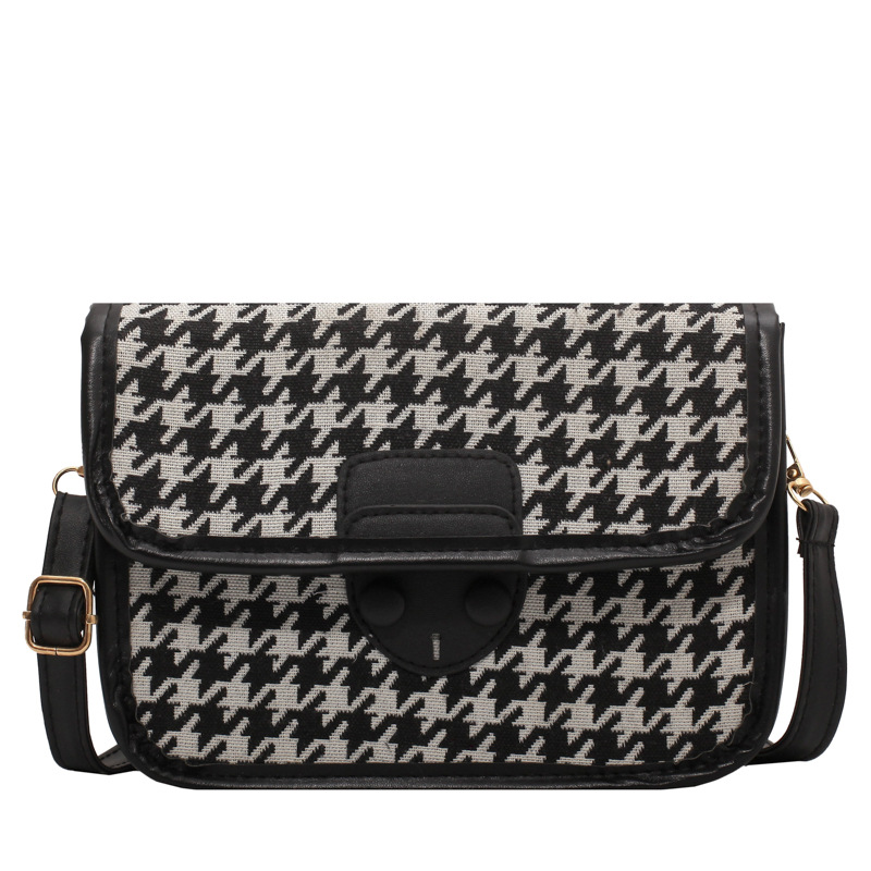 Top quality Crossbody Designer Bag Womens Letter embroidery messenger bag luxury handbags large capacity Luxurys Designers Bags Ladies Totes, Make up the difference
Top quality Crossbody Designer Bag Womens Letter embroidery messenger bag luxury handbags large capacity Luxurys Designers Bags Ladies Totes, Make up the difference