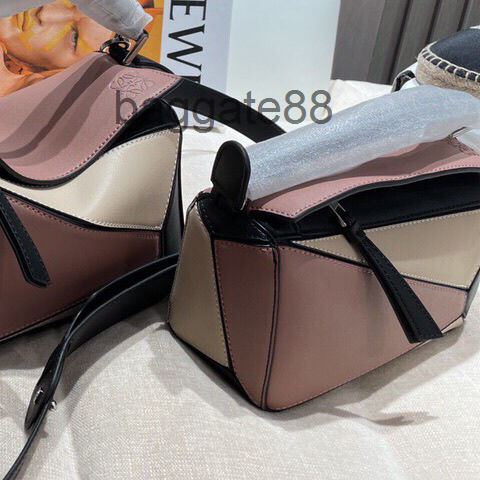 Handbags loews 2022 Women Designer Bags Female Cowhide Geometric Portable Single Large Capacity Dazhong Mini 7MKQ, Cameo pink
Handbags loews 2022 Women Designer Bags Female Cowhide Geometric Portable Single Large Capacity Dazhong Mini 7MKQ, Cameo pink