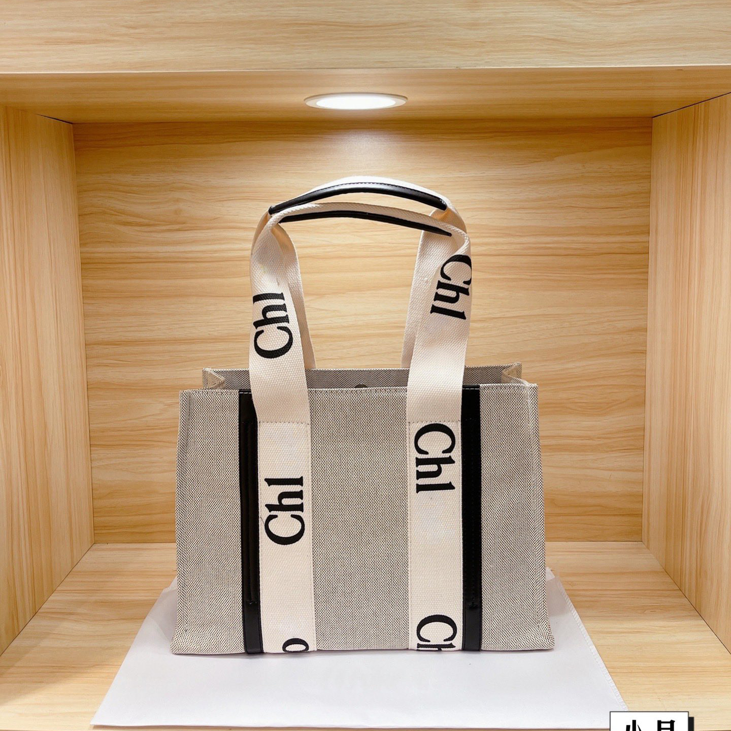 Two colour New season Fashion Women's Handbag Tote bag totes nylon canvas material with large capacity and light weight 2 styles and 3 sizes, Brown
Two colour New season Fashion Women's Handbag Tote bag totes nylon canvas material with large capacity and light weight 2 styles and 3 sizes, Brown
