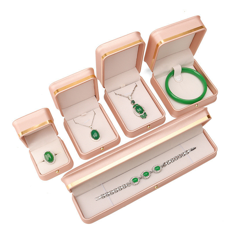 Jewelry Box PU Leather Organizer Display Travel Jewelry Case Ring Necklace Bracelet Pendant Storage Boxes for Proposal Wedding
Jewelry Box PU Leather Organizer Display Travel Jewelry Case Ring Necklace Bracelet Pendant Storage Boxes for Proposal Wedding