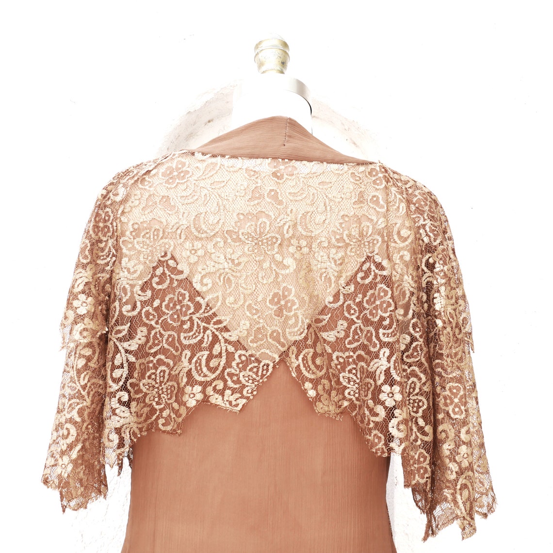 Vintage Brown Lace Mother Of The Bride Dresses Middle Length Short Sleeve V-neck Guest Wedding Party Gowns Groom Mom Formal Evening Wear