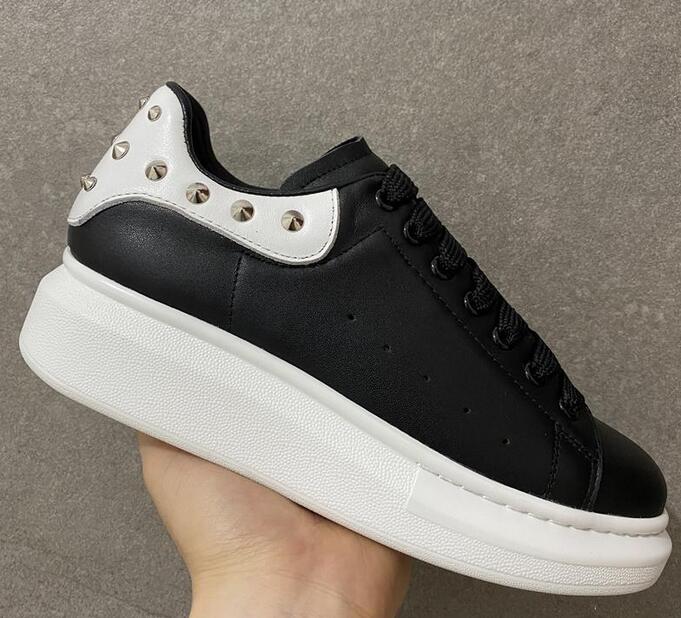 Classic thick-soled high-quality casual shoes men's and women's flat leather lace-up luxury white black velvet suede jogging walking shoes oversized sneakers shoes, Mint green
Classic thick-soled high-quality casual shoes men's and women's flat leather lace-up luxury white black velvet suede jogging walking shoes oversized sneakers shoes, Mint green