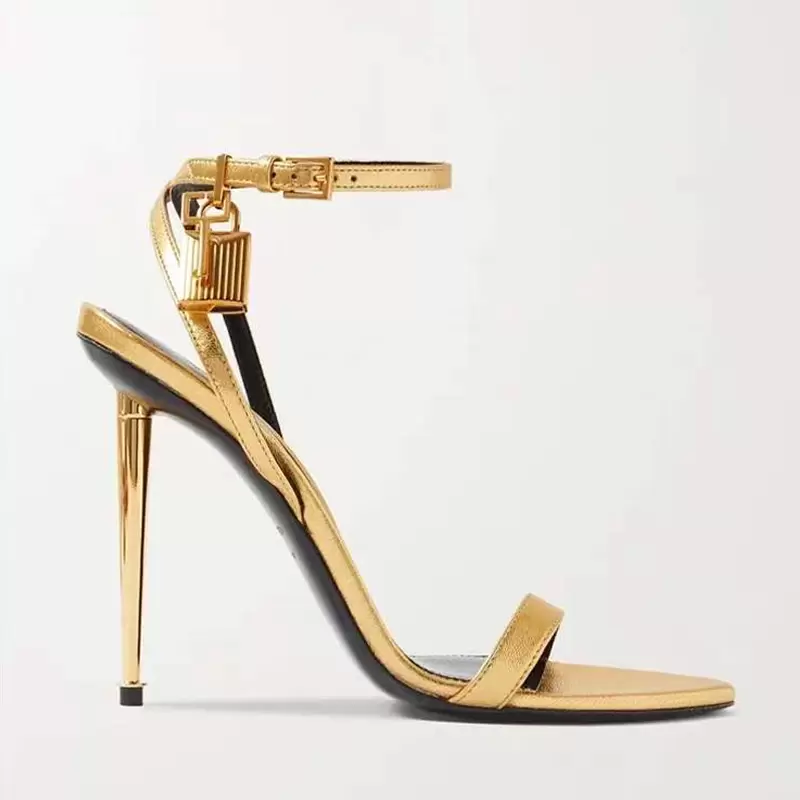 Luxury Designer High Heeled Women Shoes New TOMFORD Metal Padlock Narrow Word Band Sandals 10.5cm Women's Leather Transportation, Red
Luxury Designer High Heeled Women Shoes New TOMFORD Metal Padlock Narrow Word Band Sandals 10.5cm Women's Leather Transportation, Red