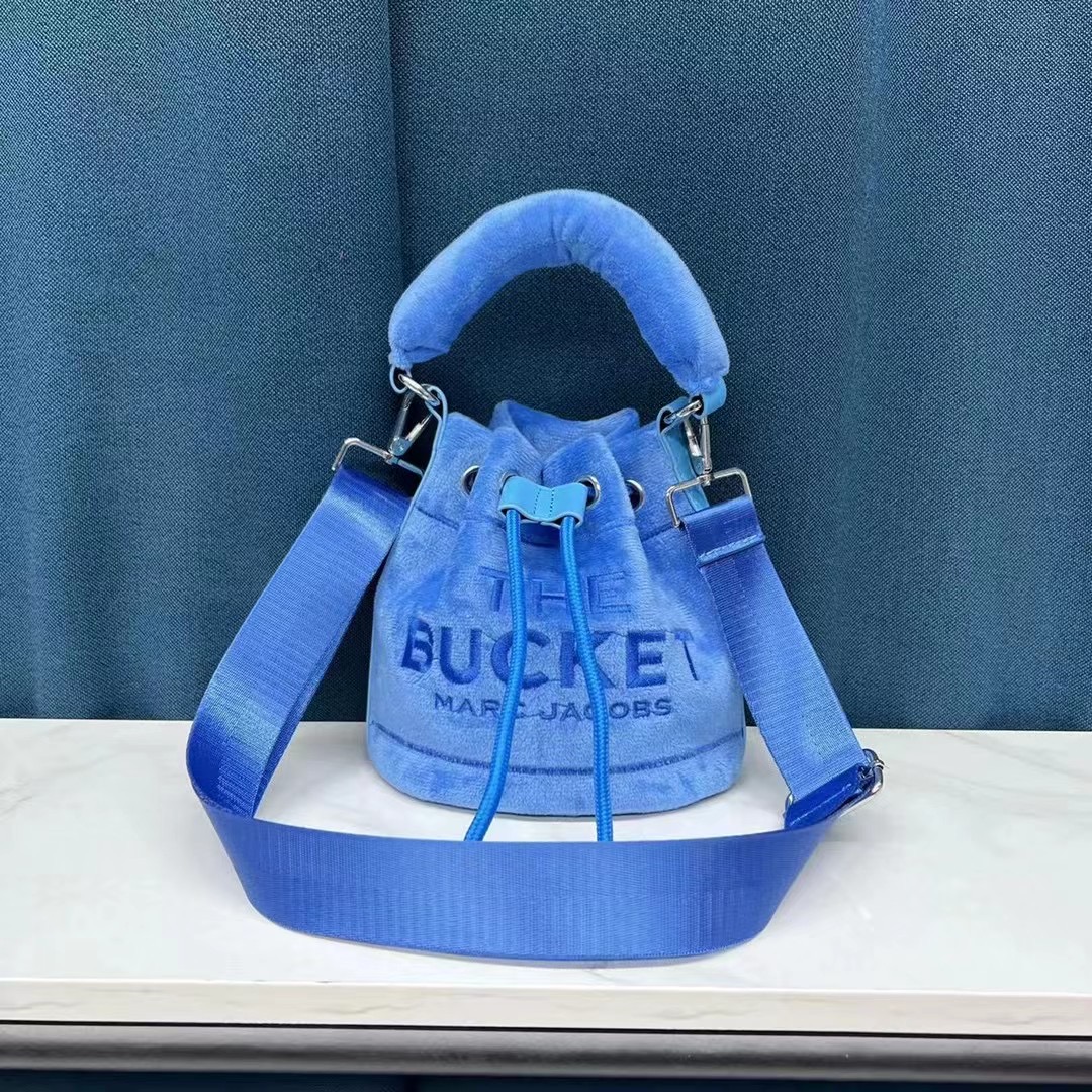 Mini Lamb Wool Bucket Bag Samll Crossbody Bags Lady Handbag Purse Messenger Back Package Letter Drawstring Handbags High Quality, Pink
Mini Lamb Wool Bucket Bag Samll Crossbody Bags Lady Handbag Purse Messenger Back Package Letter Drawstring Handbags High Quality, Pink